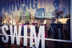 storefront window advertising